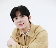 황민현 측, 비공개 스케줄 무단 방문 경고 "팬클럽 자격 박탈" [공식]