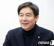 지역구 이별 고한 이용호 의원…“새로운 정치 여정 시작하고자 한다”