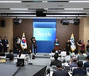 김동연 "정치한 이유 정치교체…초심 안 잃고 최선 다하겠다"