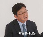 [정치실록] “천재적 아부”···“봉투가 의문의 1패”