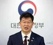 복지부, 출생 정보 전송 시스템 구축 돌입…보호출산제 논의도 주목