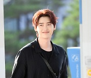 이종석 ‘감탄사 자아내는 꽃미소’[포토엔HD]