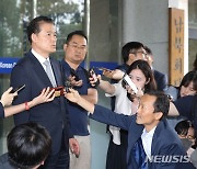 답변하는 김영호 통일부 장관 후보자