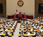 여당 "민주, 시선돌리기용 입법폭주…모든 수단 동원해 저지"