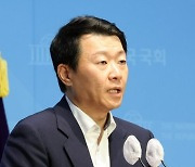 與 “민주, 후쿠시마 오염수 배출 문제 정치적 이익 위한 공포 마케팅으로 활용”