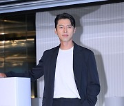 [T포토] 현빈 '얼굴부터 피지컬까지 퍼펙트'