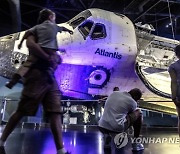 USA NASA ATLANTIS SHUTTLE