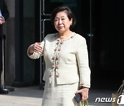 북한, 현정은 방북 계획에 "검토 의향도 없어"…통일부 "일방적 거부 유감"(종합)