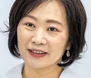 “출생 알리는 것만으론 부족… 美는 전담 인력이 신생아 찾아 사회보장 제공”