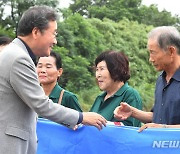 고향 방문 이낙연 전 대표