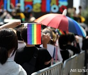 을지로에서 '서울퀴어문화축제', 종교단체 반대집회도 열려 [뉴시스Pic]