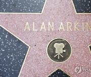 USA PEOPLE ALAN ARKIN OBIT