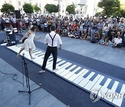 ROMANIA BUCHAREST INTERNATIONAL STREET THEATRE FESTIVAL