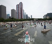 [포토]'도심 속 물놀이'