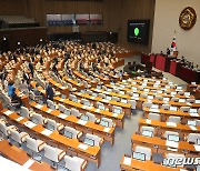 일본 오염수, 노란봉투법에 인사청문까지…7월 국회도 '험로' 예고