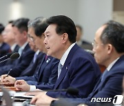 윤 대통령, 이르면 주초 비서관 후임 인선…7말8초엔 후속 개각