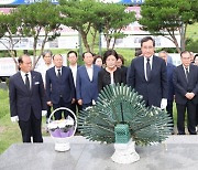 이낙연 "민주당, 국민 눈높이로 혁신해야"