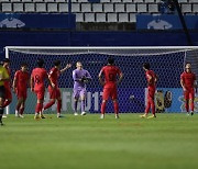 '퇴장 불운' 한국축구, 日에 아쉬운 패배