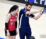 '굴욕' 김연경 은퇴한 여자 배구, VNL 27연패 '충격'...세자르호, 사상 초유 2년 연속 전패 '수모'