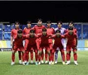 석연치 않은 판정 속 U-17 한일전 0-3 패… "심판 라이선스 있는거 맞아?"