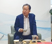 홍준표 "친박, 내년 총선 TK에 출마해도 어렵다"