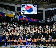 2년 연속 VNL 전패…여자배구, ‘황금기’ 저물고 ‘암흑기’ 도래하나