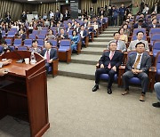 여야 ‘오염수’ 대치…與 “괴담정치 일상화” vs 野 “국민의힘은 일본의힘”