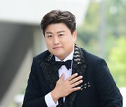 김호중 ‘매너손’ [MK포토]