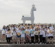 제주 해변 쓰레기 '줍줍'…나라셀라, 봉그깅 활동 진행