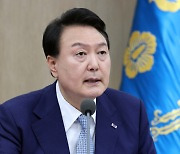 '김정은 타도' 외치는 통일부 장관 임명한 사이 북·일 물밑으로 만난 듯