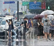 폭염 절정, 전국 다시 장맛비 예보…제주·전남부터 확대