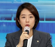 고민정 “尹 대통령, 트럼프 따라 하나… 누구 하나 정치 품격 생각하는 사람 없어”