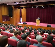 취임 1주년 신경호 강원교육감 "교육 발전 숙원 꼭 이루겠다"