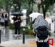 [포토]'퇴근길 우산 준비하세요'