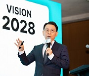 크레버스, `VISION 2028` 비전 선포식 가져