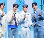 [포토] 틴탑, '팬들에게 보내는 하트~'