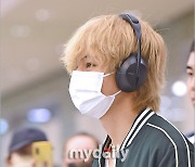 [MD포토] 방탄소년단 뷔 '앞머리에 숨은 멋진 눈빛'