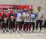 기념촬영하는 U-17 남자 축구대표팀