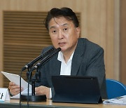 김영환 충북지사 "소비·서비스업 강화 피버팅 필요"