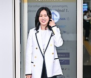 손예진,'출산 후 첫 일정 위해 프랑스 파리로 출국' [사진]