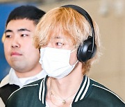 BTS 뷔,'여유로운 귀국길' [사진]