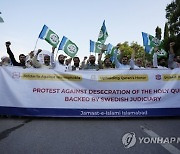 CORRECTION Pakistan Sweden Quran Protest