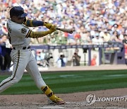 Cubs Brewers Baseball