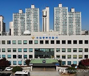 한 달여간 고등학교 탈의실서 14명 불법 촬영한 중학생