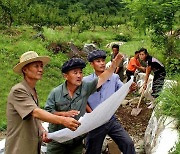 북한도 장마 본격화…전국 각지에서 대비에 만전 [포토 北]