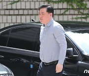 법정 향하는 유동규 전 성남도시개발공사 기획본부장