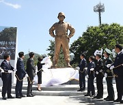 다부동전적기념관에 세워진 백선엽 장군 동상