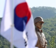 6·25전쟁 최대 격전지 다부동에 우뚝 선 백선엽 장군 동상