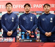 [포토] 결의에 찬 여자축구대표팀 감독과 코치