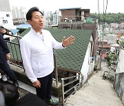 박원순이 벽화 그렸던 창신동 탈바꿈한다…오세훈 “낙후지역 방치 않는다”